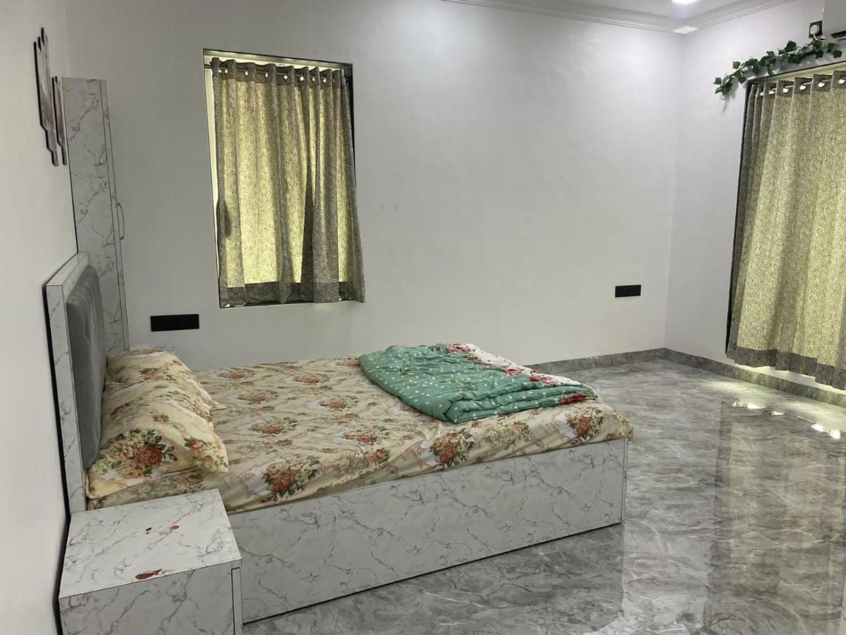 Classic Villa Palghar Экстерьер фото
